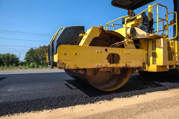 Best Driveway Paving Contractor  in Flora, IL